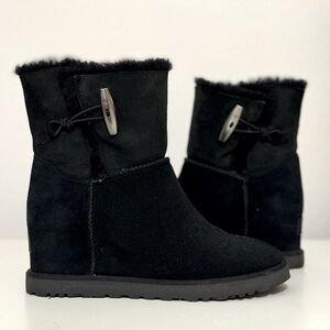 UGG Classic Femme Toggle Wedge Boots Black Suede size 7.5 Women’s